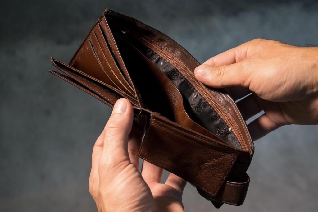 ワキガのミラドライをやりたいけどお金がない場合の相談方法は？